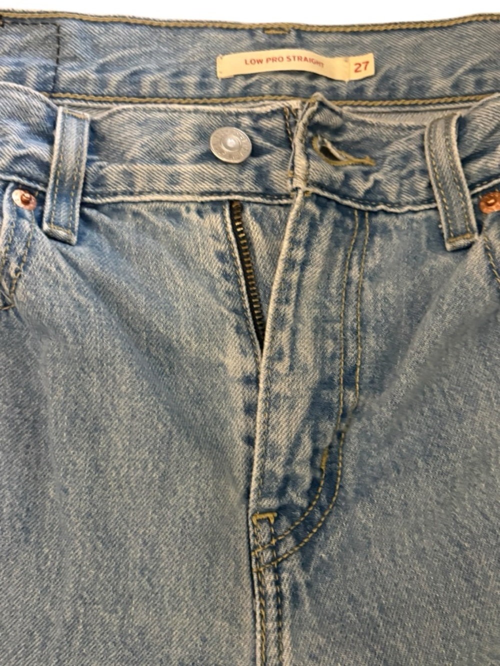 Levi’s Low Pro Straight Jeans | Size 27 | Light Wash | Straight Leg - Picture 6 of 9